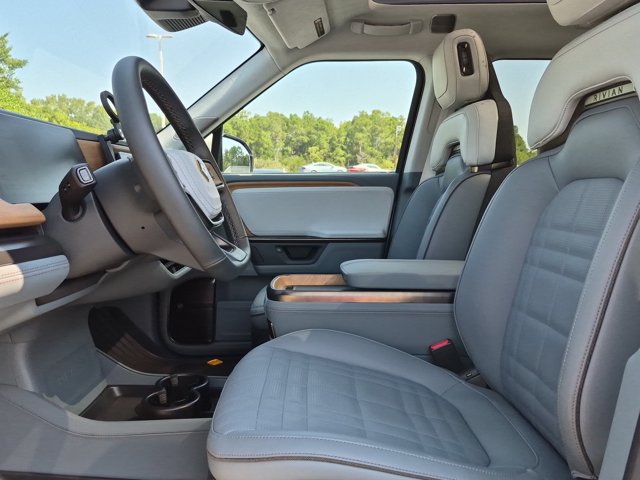 Used 2026 Rivian R1T Premium AWD/4WD image 16