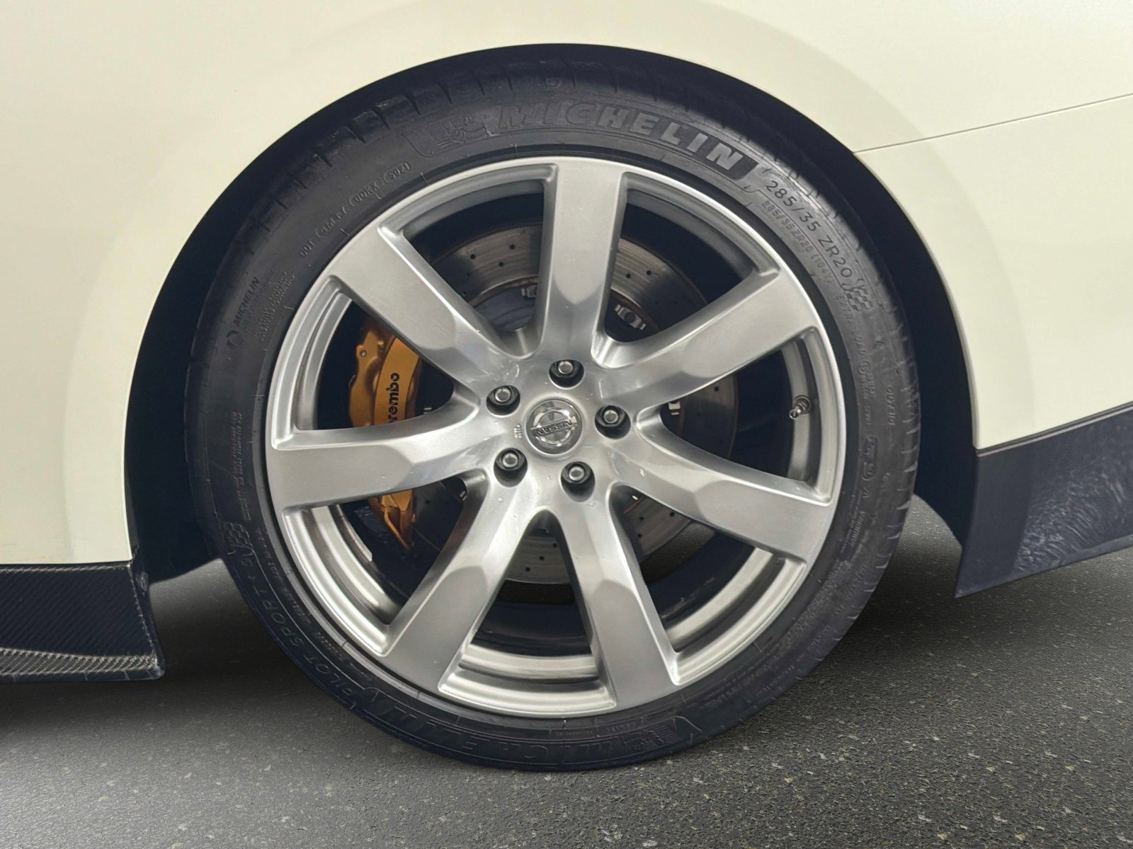 Used 2009 Nissan GT-R Premium AWD/4WD image 14