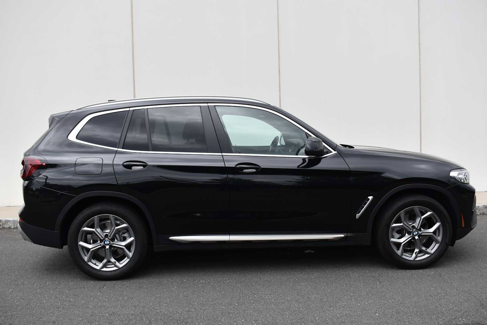 Used 2024 BMW X3 xDrive30i w/ Premium Package AWD/4WD image 7