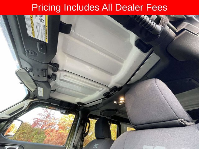 Used 2021 Jeep Wrangler Unlimited Sahara AWD/4WD image 23