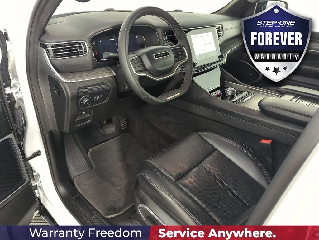 Used 2024 Jeep Wagoneer Series II w/ Flexible Seating Group RWD image 11