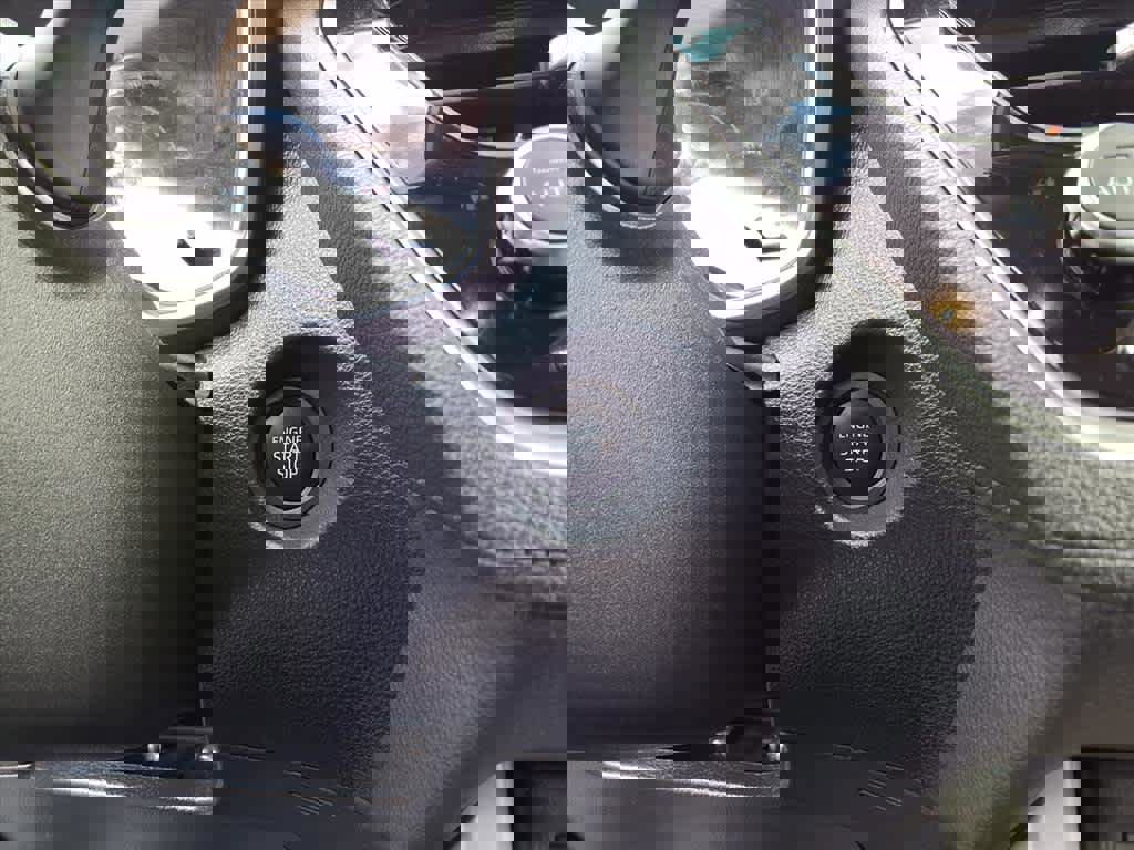 Certified 2024 Toyota Corolla Cross XLE image 14