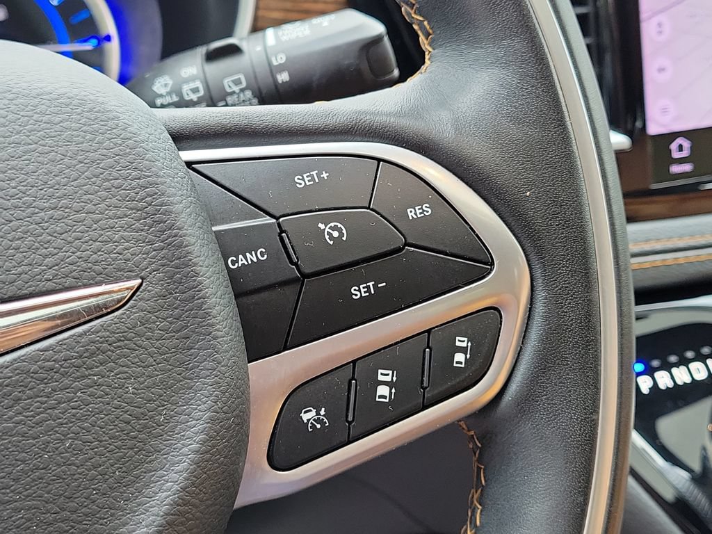 Used 2021 Chrysler Pacifica Pinnacle FWD image 32