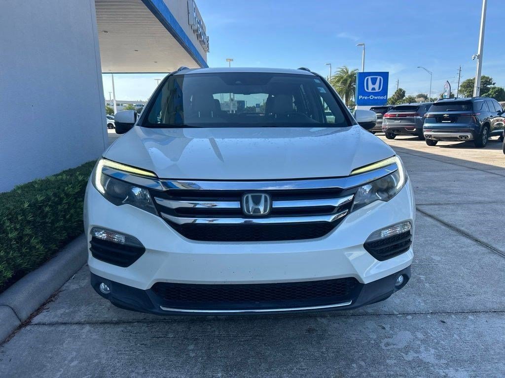 Used 2017 Honda Pilot Touring image 2