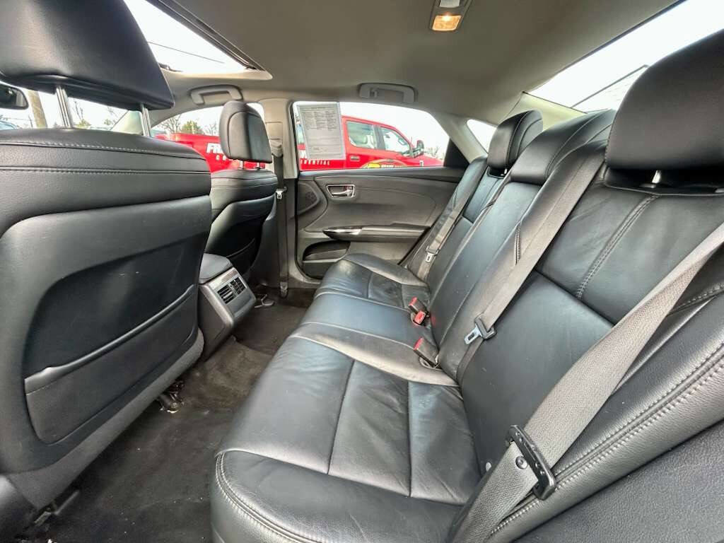 Used 2013 Toyota Avalon XLE image 11