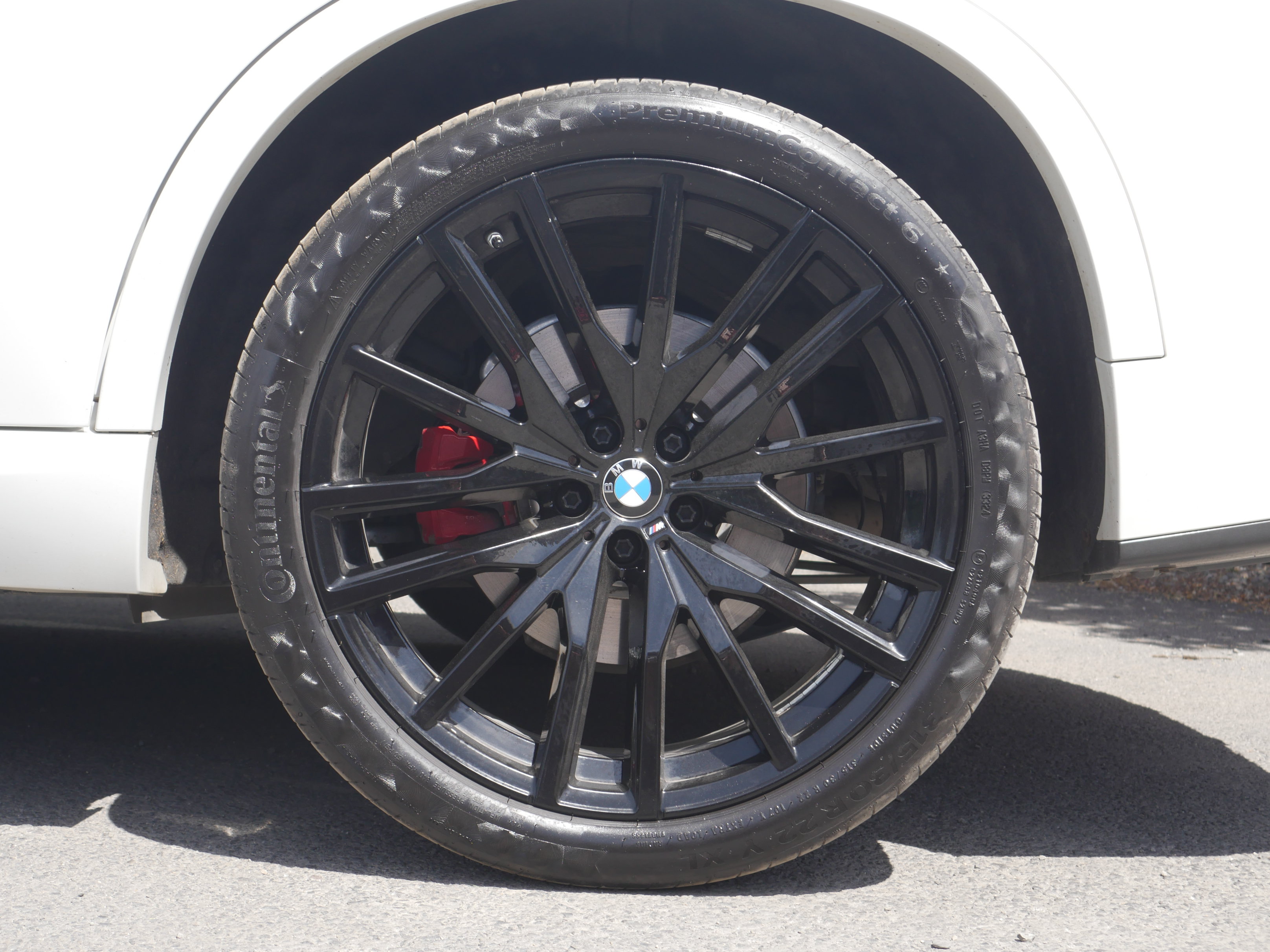 Used 2022 BMW X5 xDrive40i w/ M Sport Package AWD/4WD image 17