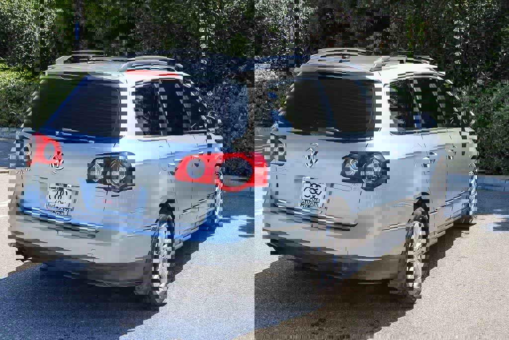 Used 2007 Volkswagen Passat 2.0T image 9