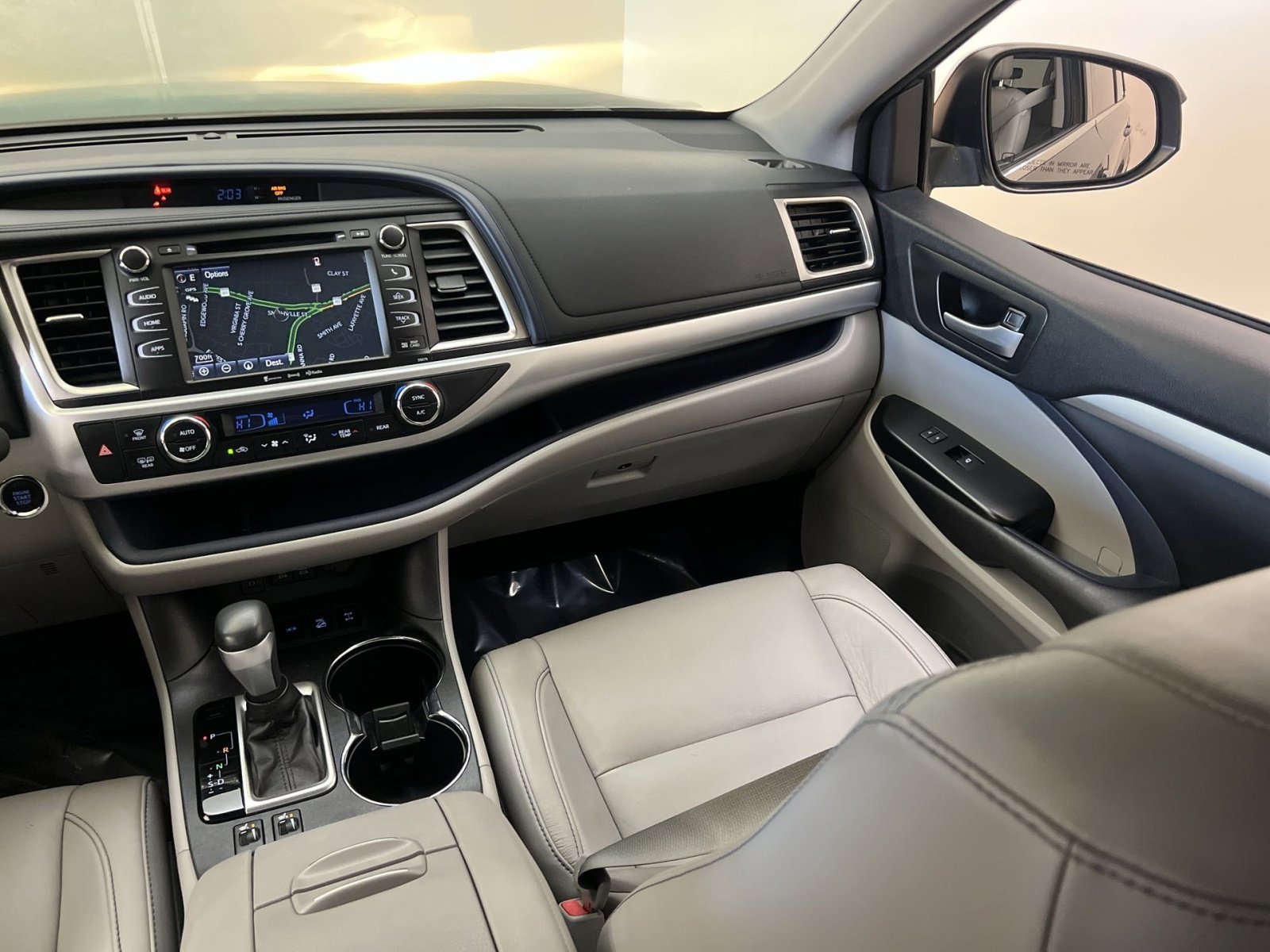 Used 2017 Toyota Highlander XLE image 30