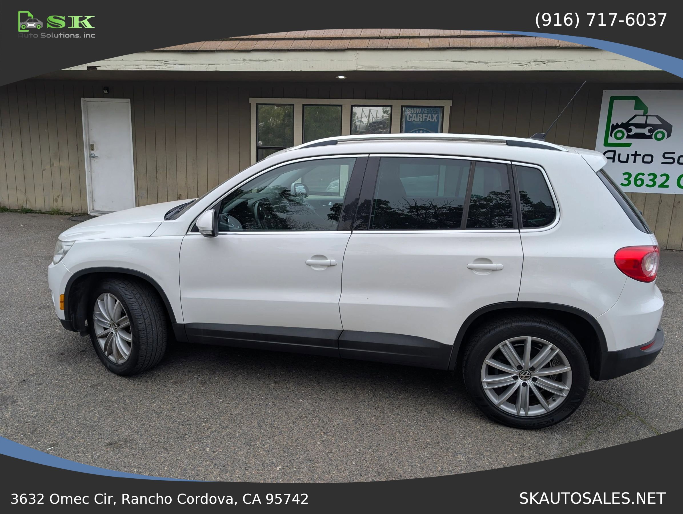 Used 2011 Volkswagen Tiguan S image 12