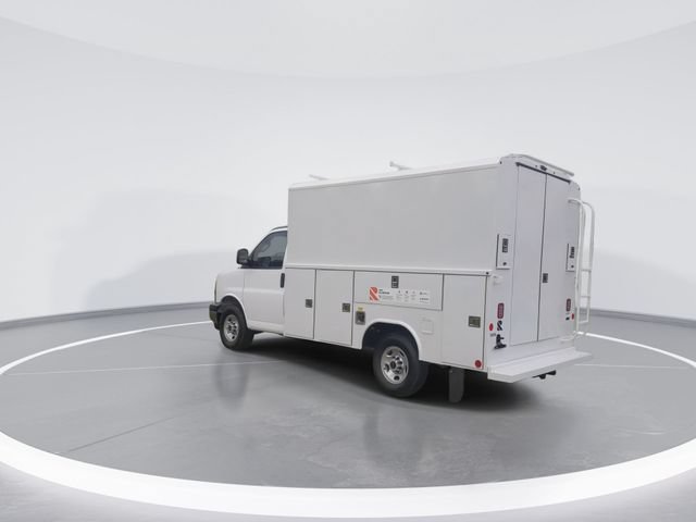 New 2025 GMC Savana 3500 w/ Power Convenience Package RWD image 5