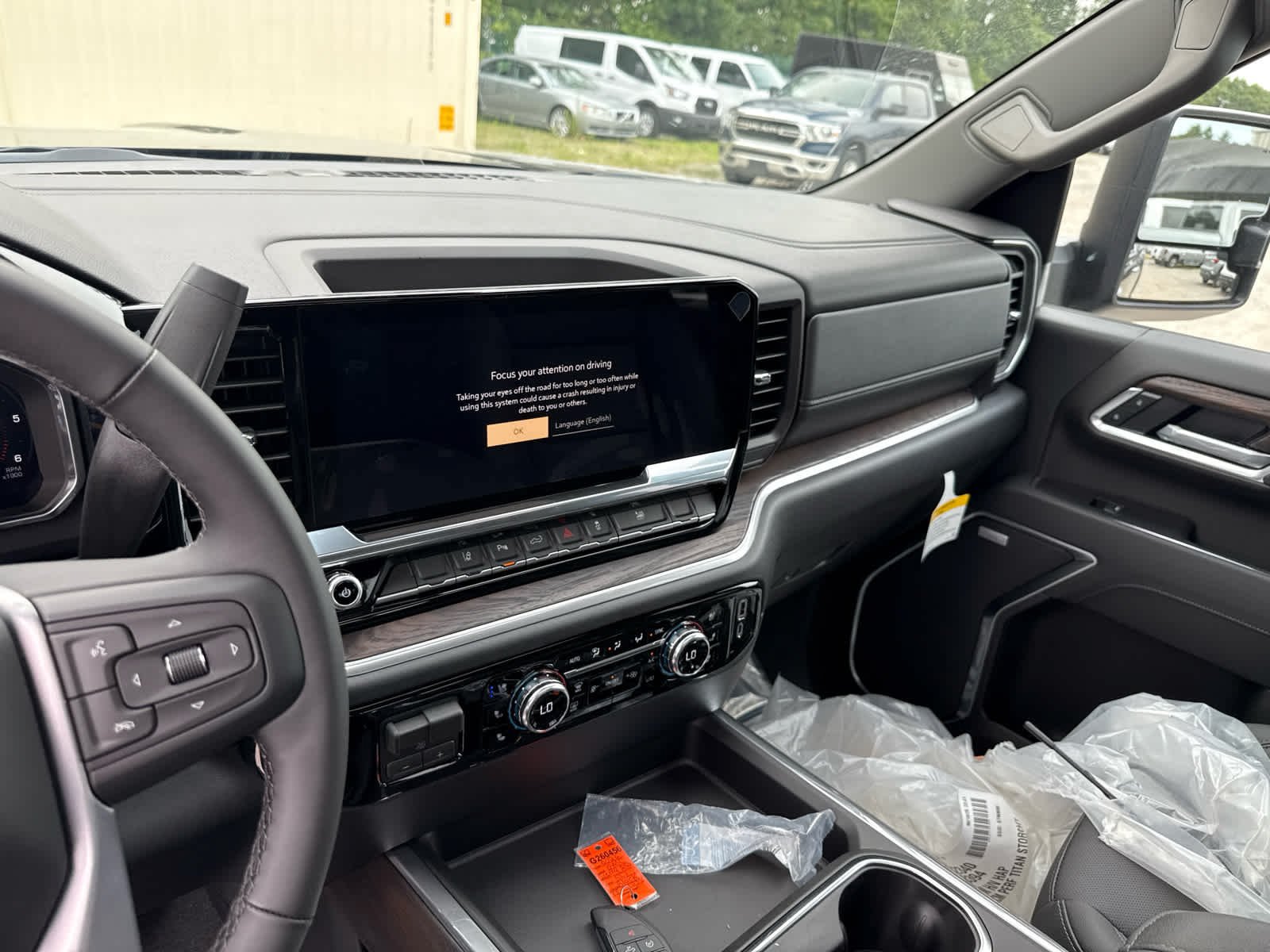 New 2026 GMC Sierra 2500 SLT w/ SLT Premium Package AWD/4WD image 16