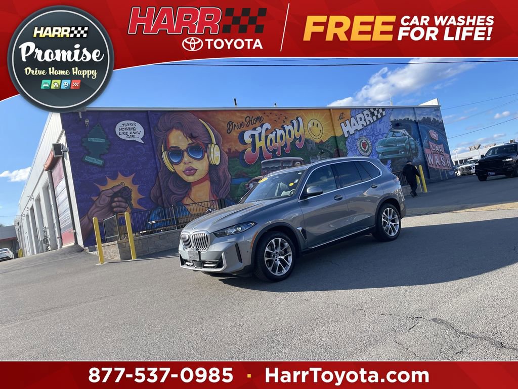 Used 2024 BMW X5 xDrive40i w/ Premium Package image 1