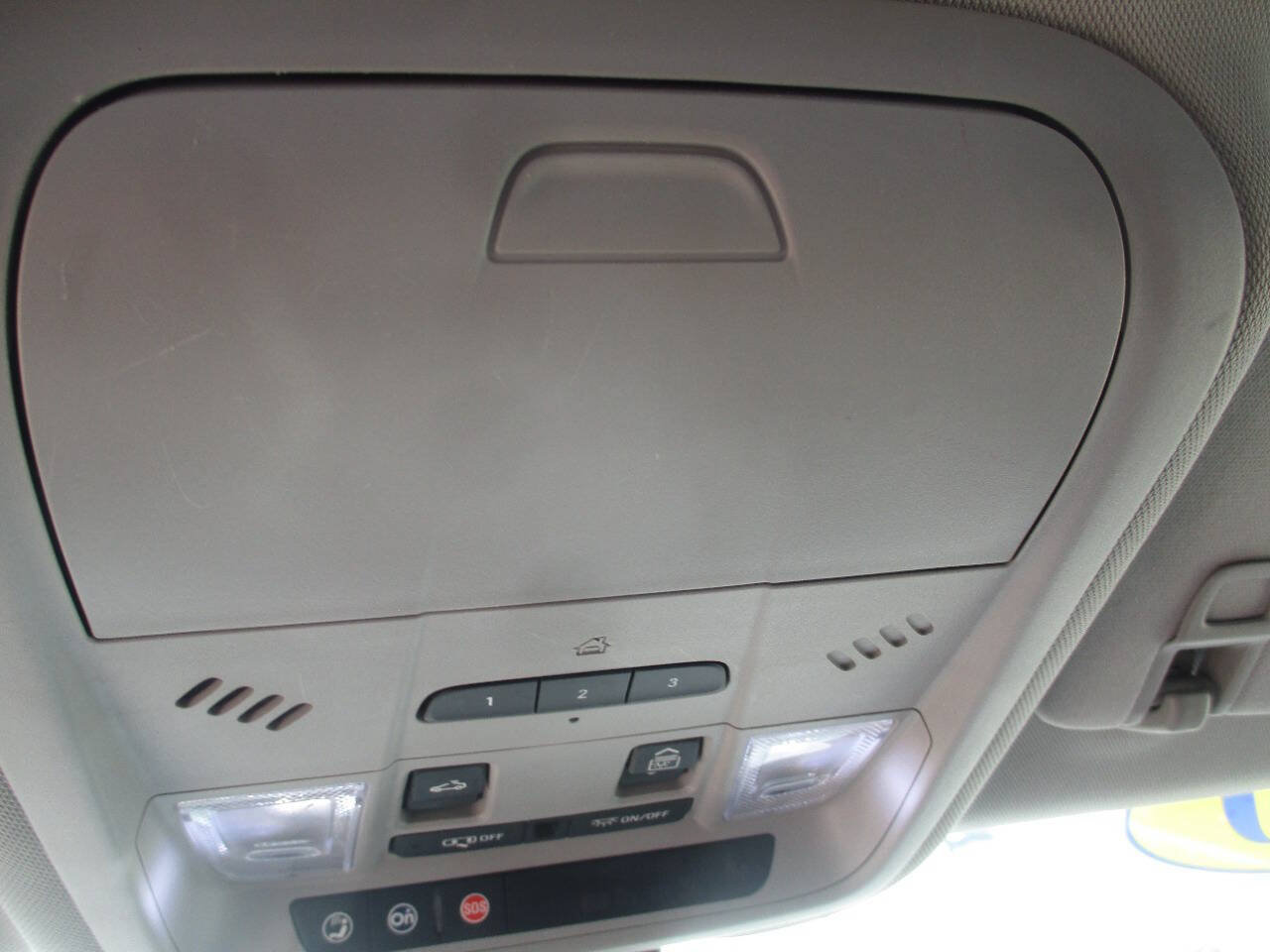 Used 2020 Chevrolet Equinox LT AWD/4WD image 24