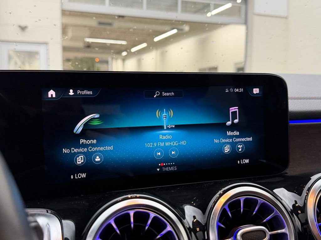 Used 2021 Mercedes-Benz GLB 250 4MATIC image 29