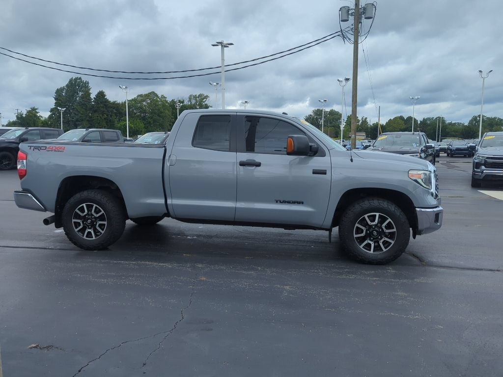 Used 2018 Toyota Tundra SR5 w/ TRD Off Road Package AWD/4WD image 10