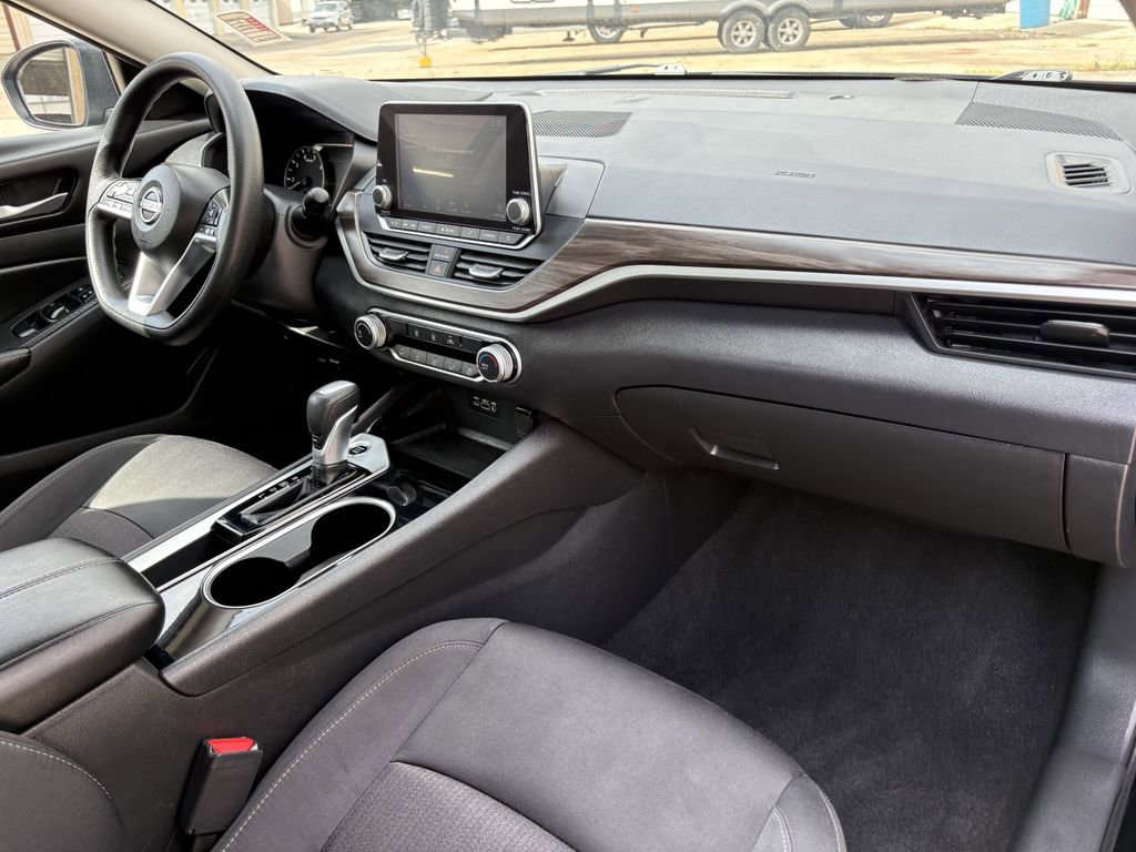 Used 2024 Nissan Altima 2.5 SV image 26