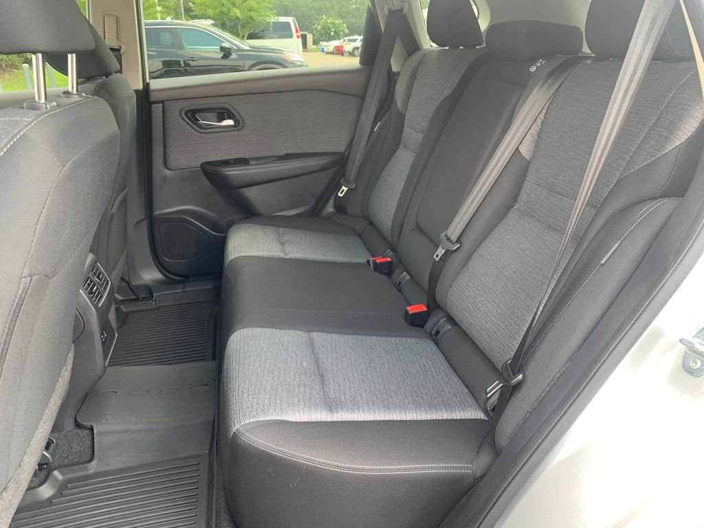 Used 2023 Nissan Rogue SV FWD image 20