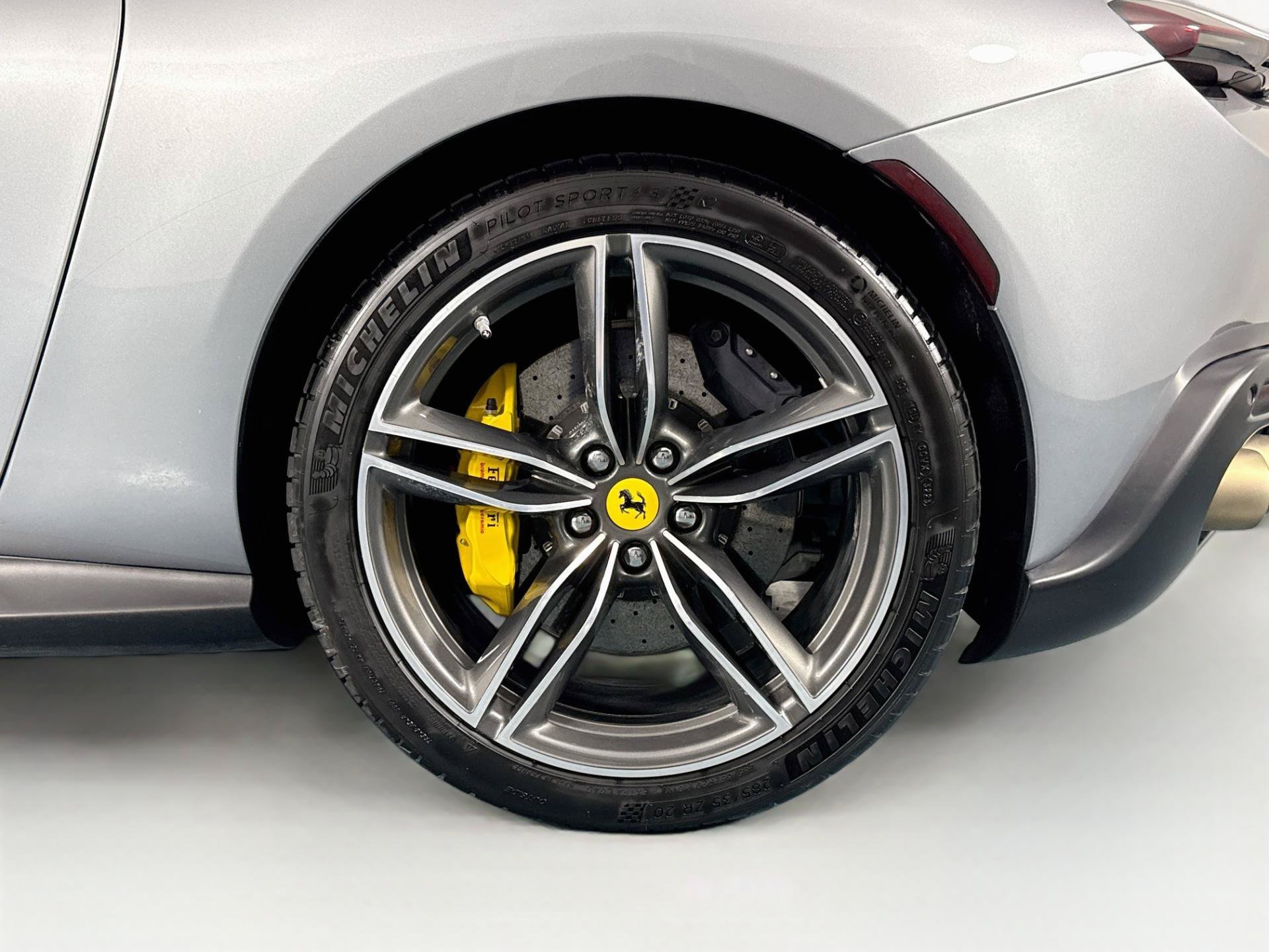 Used 2021 Ferrari Roma RWD image 31