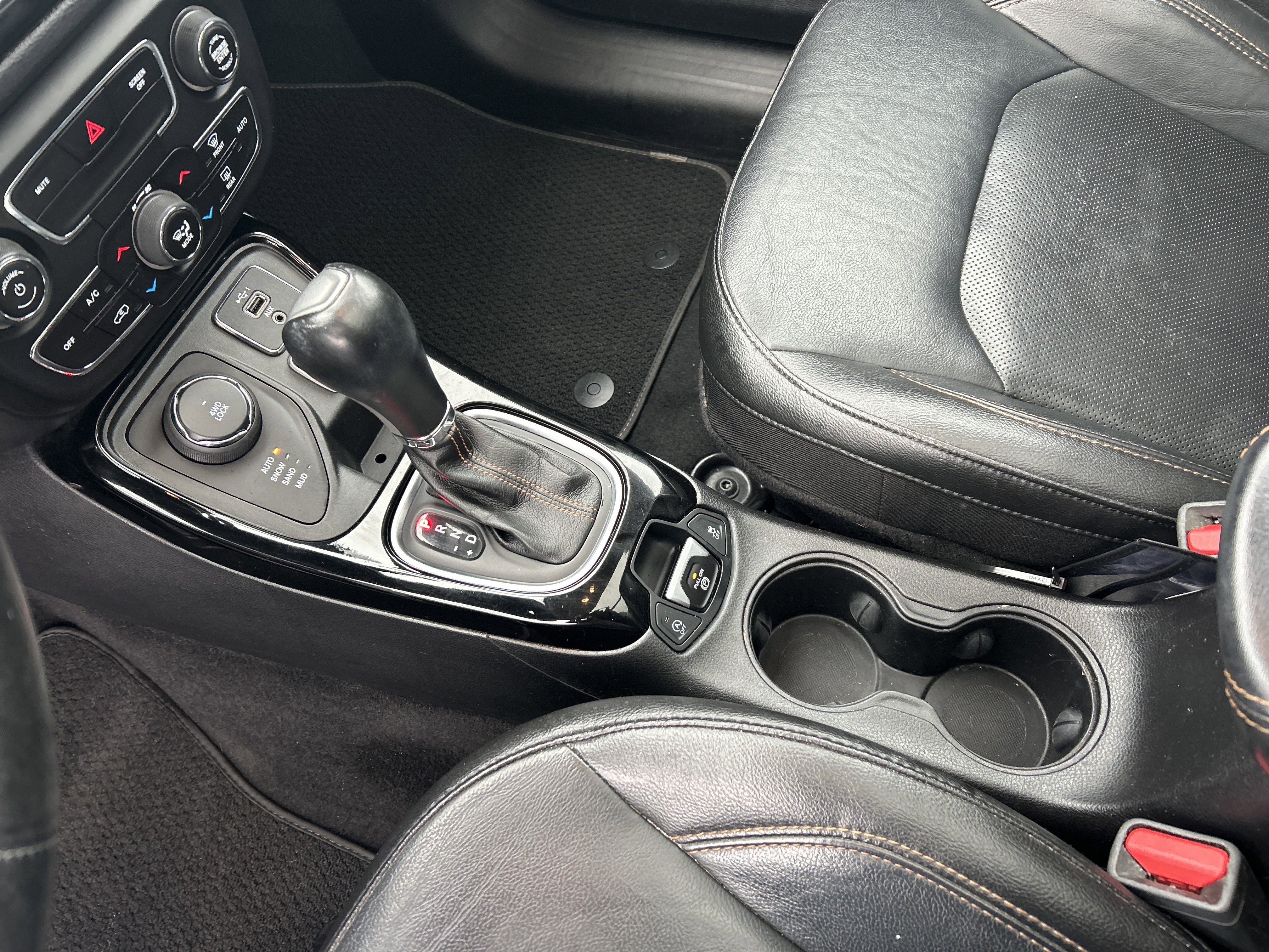 Used 2019 Jeep Compass Limited AWD/4WD image 35