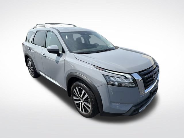 Used 2025 Nissan Pathfinder Platinum AWD/4WD image 9