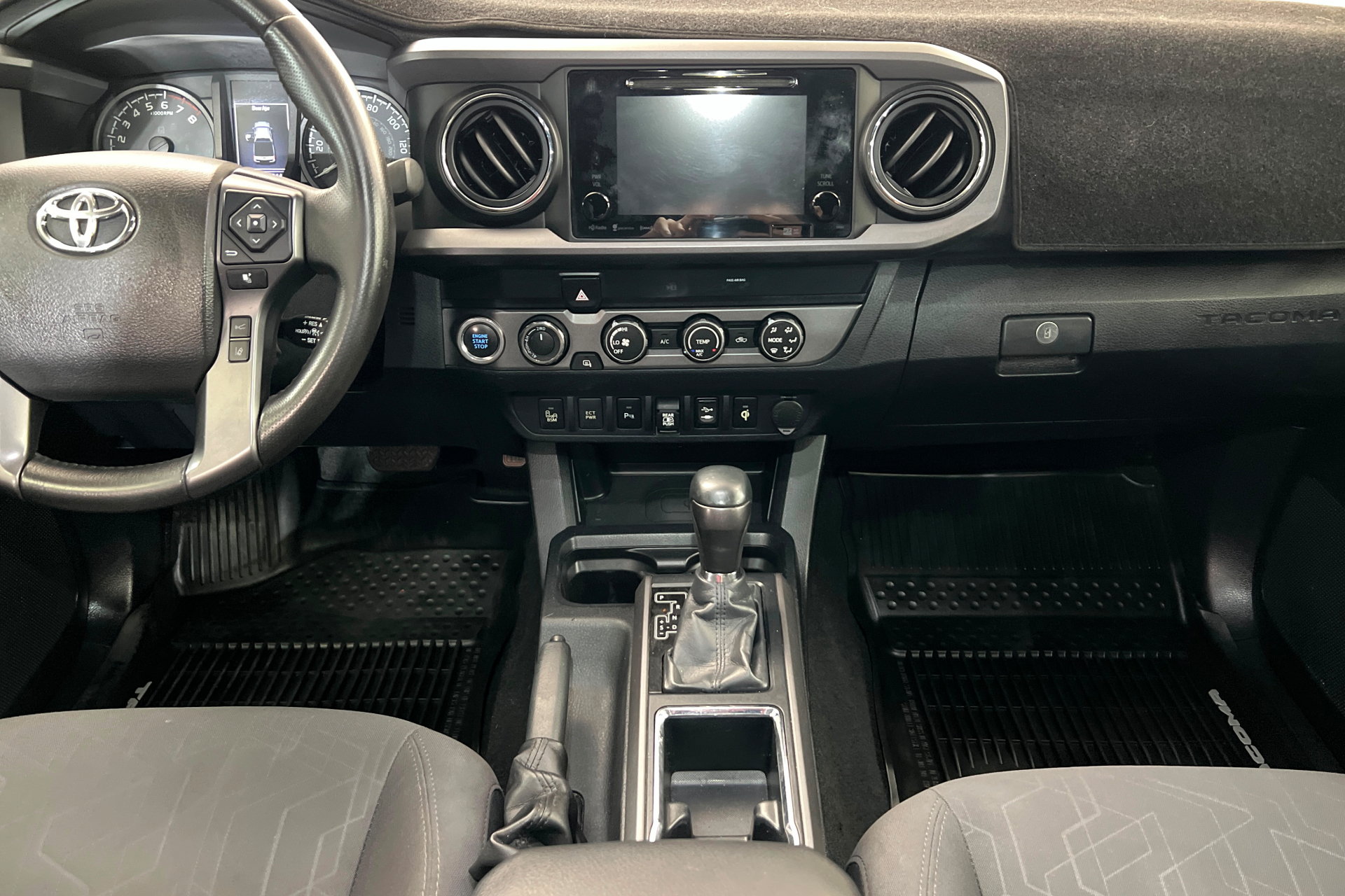 Used 2019 Toyota Tacoma TRD Off-Road w/ Technology Package AWD/4WD image 13