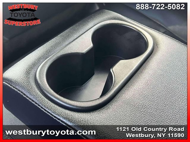 Used 2023 Toyota Corolla Cross XLE w/ Convenience Package image 18