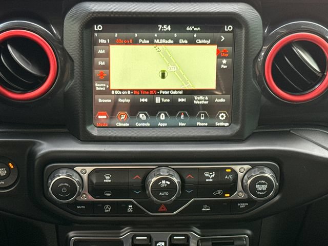 Used 2022 Jeep Wrangler Unlimited Sahara AWD/4WD image 12