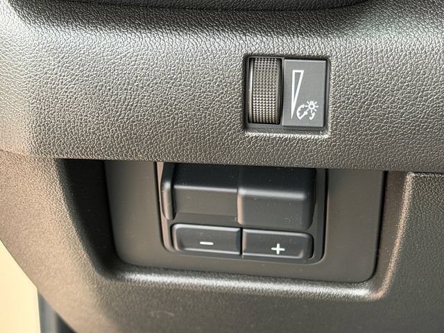 Used 2024 GMC Canyon AT4 w/ AT4 Premium Package AWD/4WD image 25