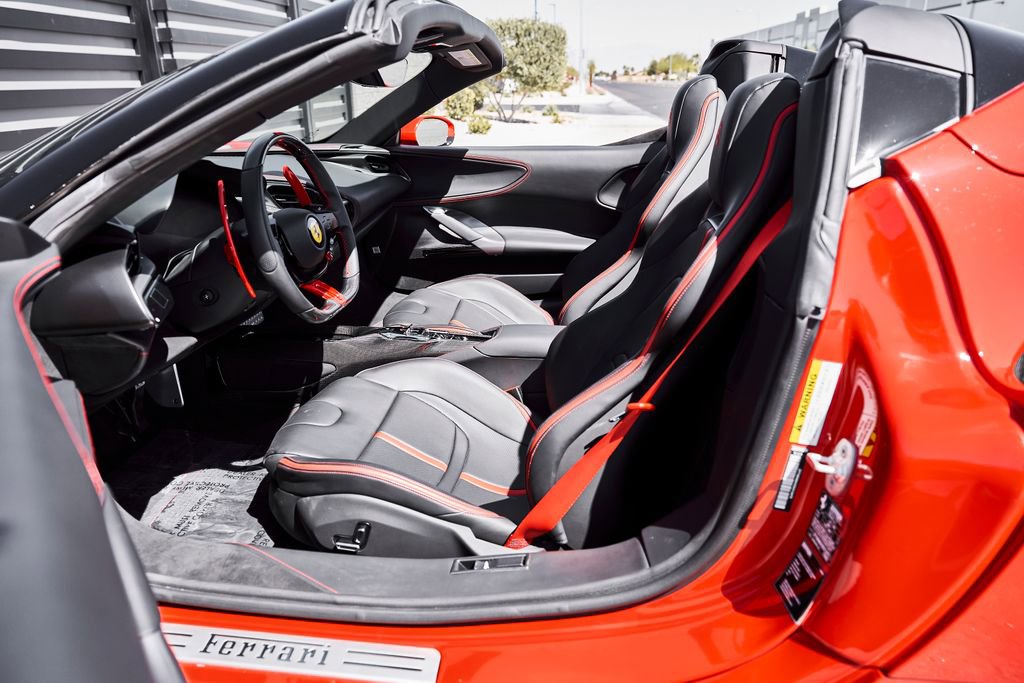 Used 2025 Ferrari SF90 Spider image 39