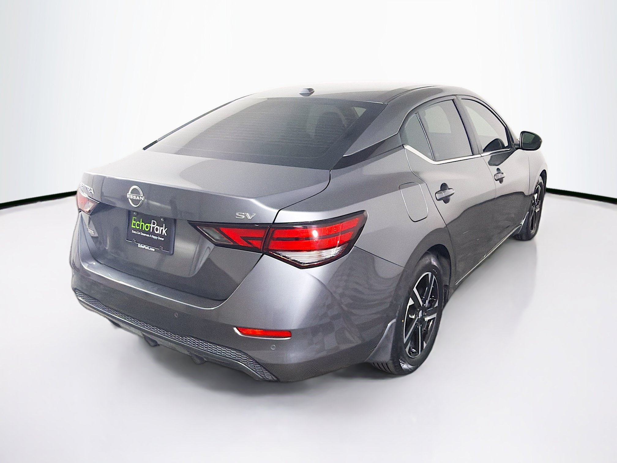 Used 2024 Nissan Sentra SV FWD image 9