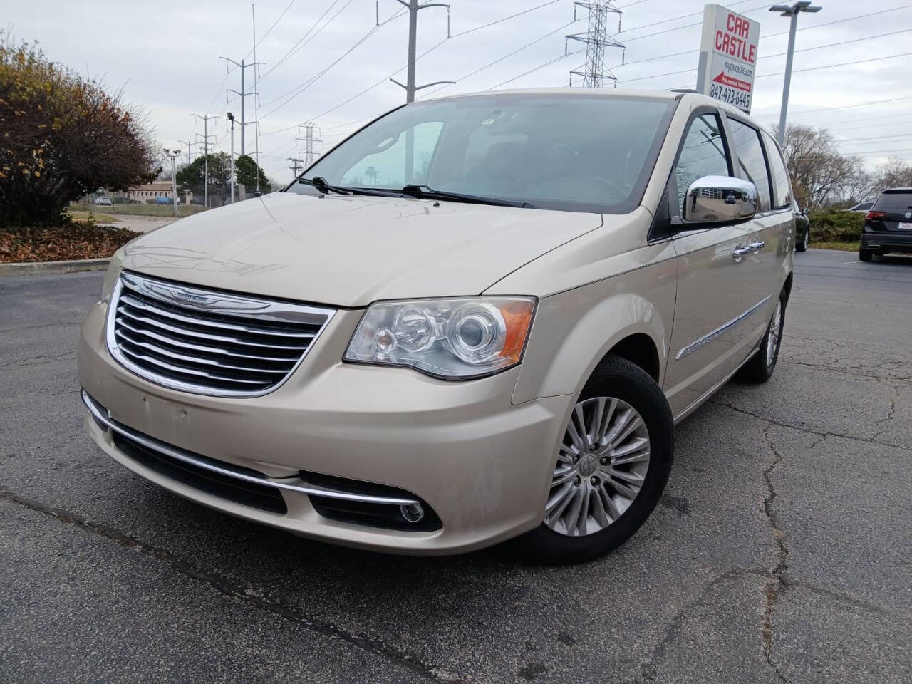 Used 2013 Chrysler Town & Country Limited w/ Luxury Group