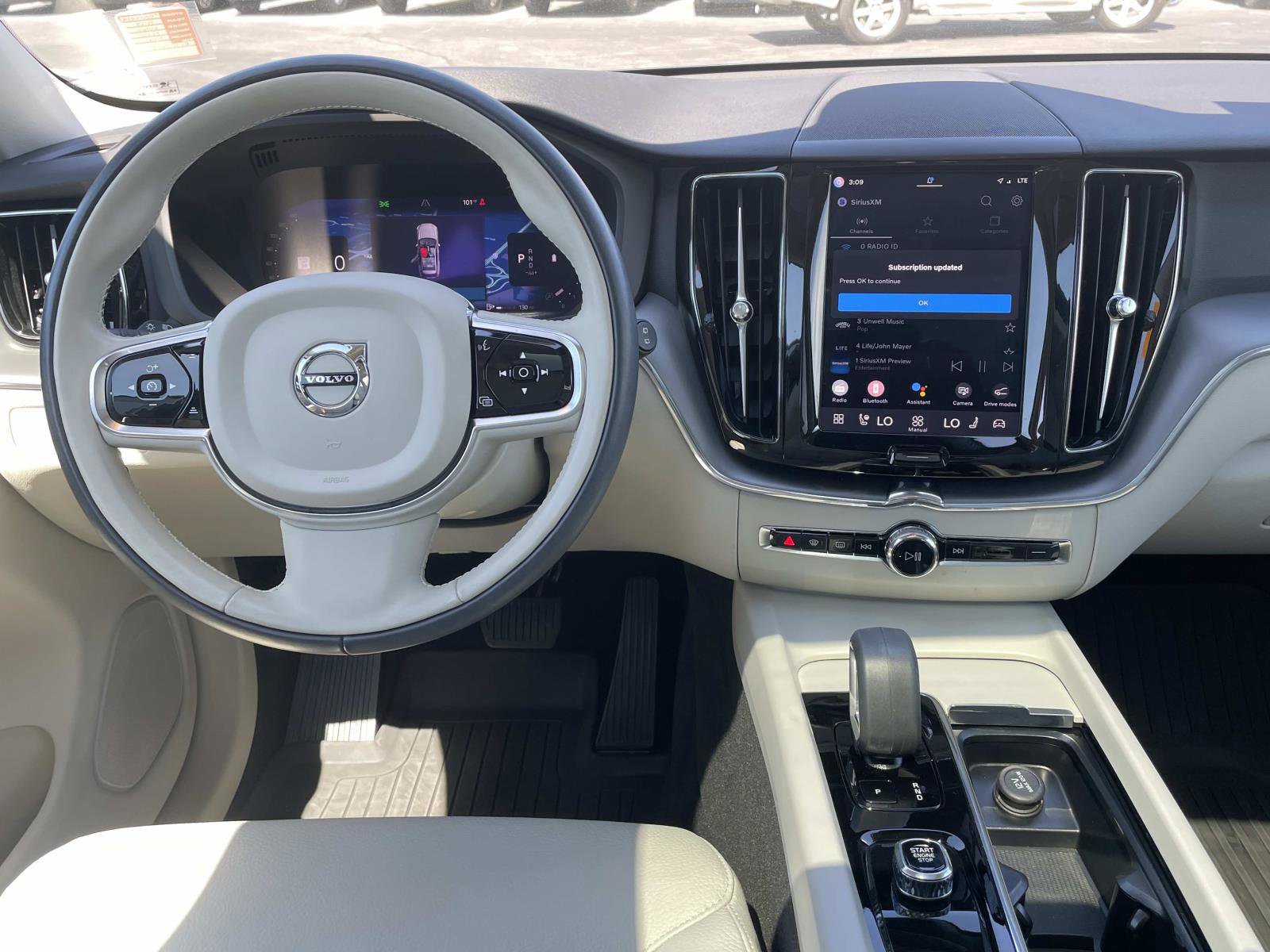 Used 2024 Volvo XC60 B5 Core w/ Protection Package Premier AWD/4WD image 15