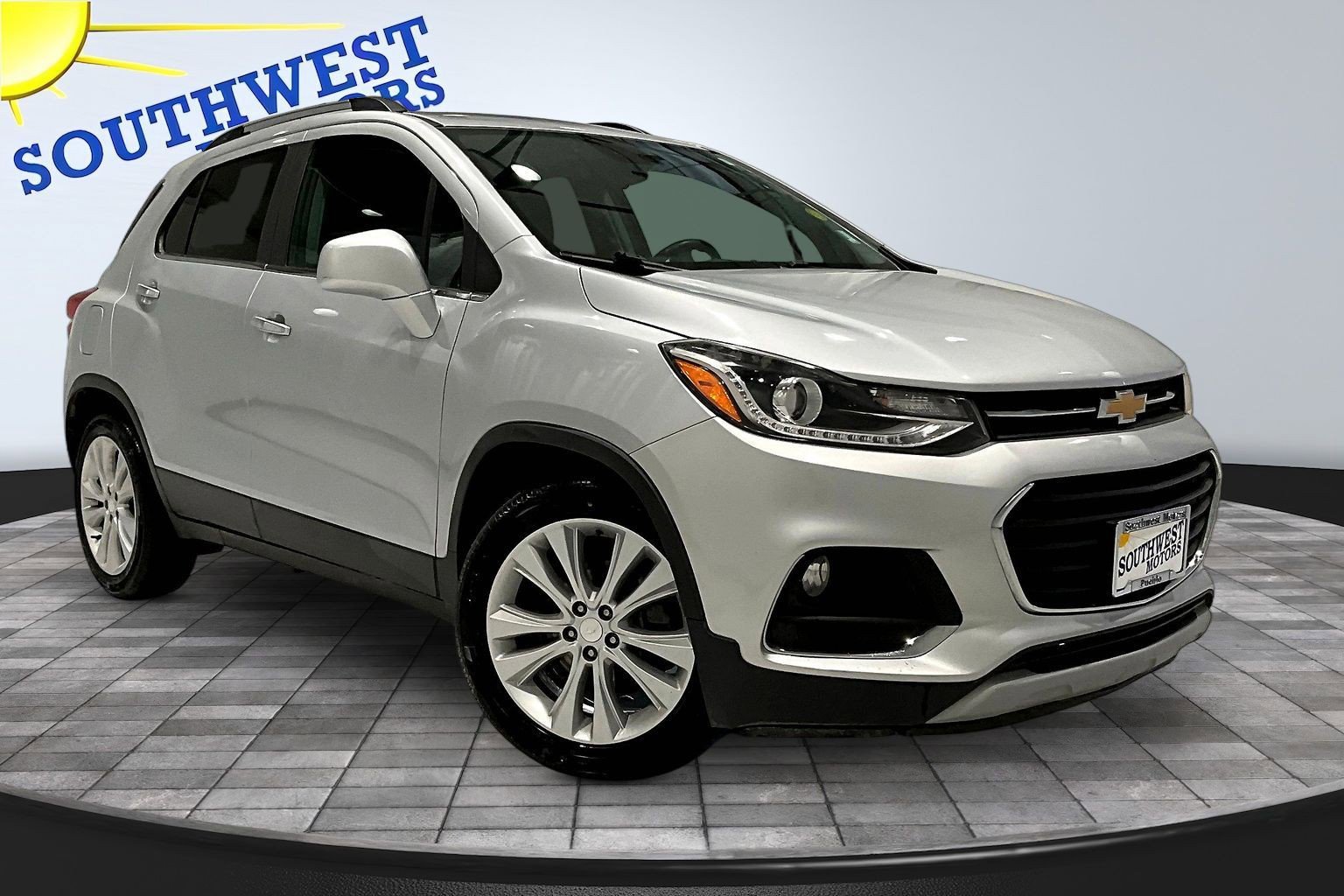 Used 2017 Chevrolet Trax Premier FWD image 3