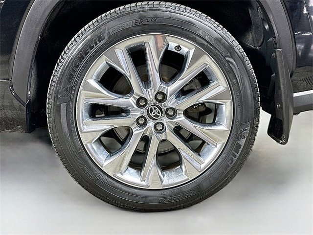 Used 2023 Toyota Highlander Limited image 33