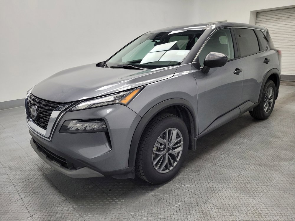 Used 2023 Nissan Rogue S image 2