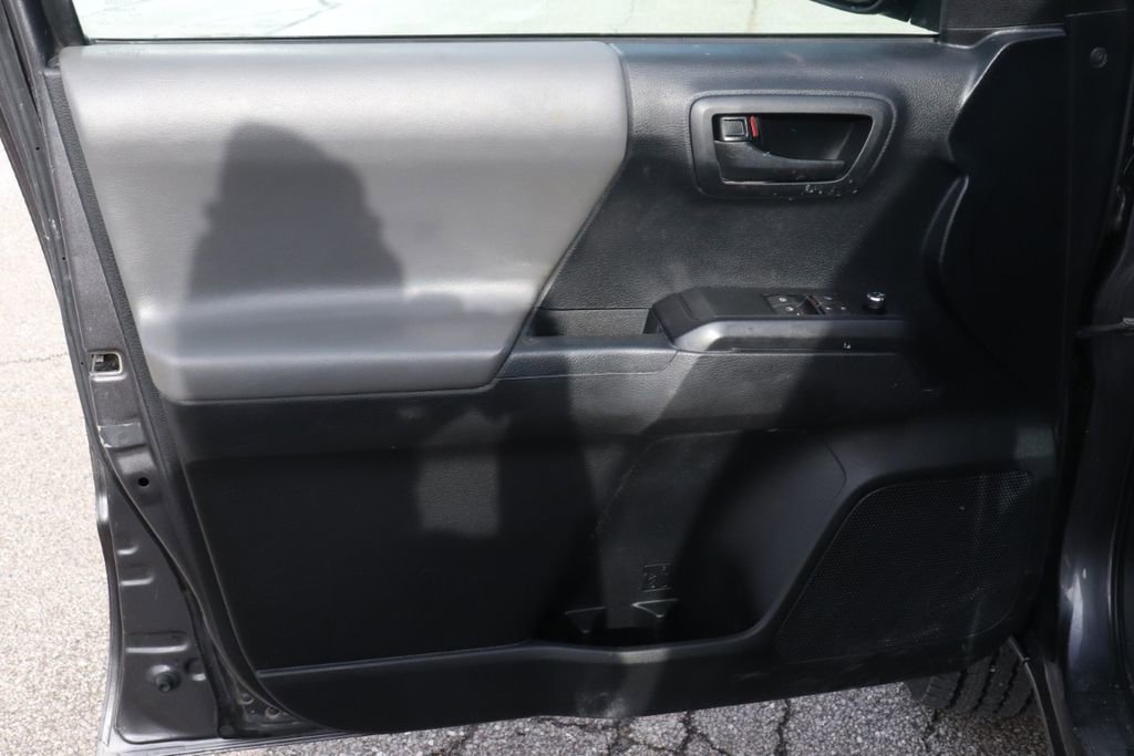 Used 2017 Toyota Tacoma SR image 22