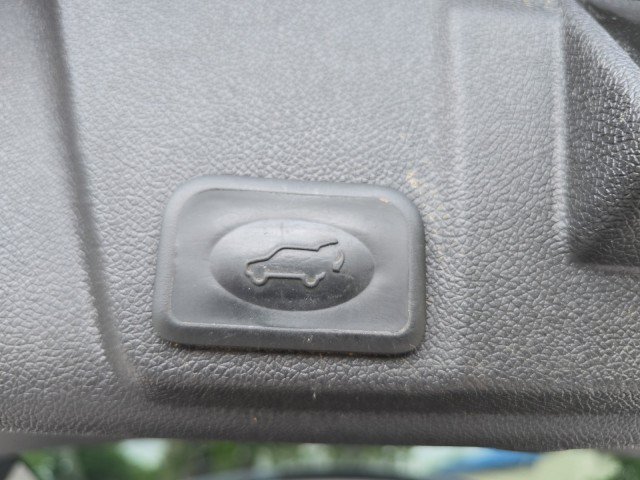Used 2011 Chevrolet Traverse LT w/ LPO, 'HIT The Road' Package FWD image 33
