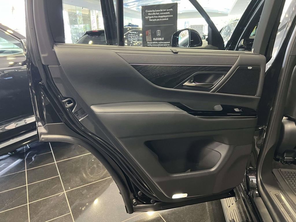New 2026 Lexus LX 700h Luxury image 13