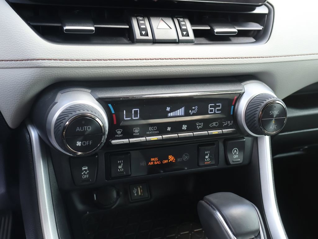 Used 2023 Toyota RAV4 XLE Premium AWD/4WD image 94