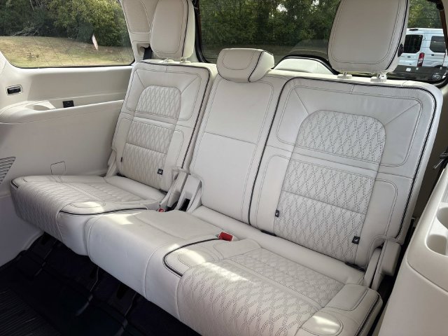 Certified 2024 Lincoln Navigator Black Label AWD/4WD image 18