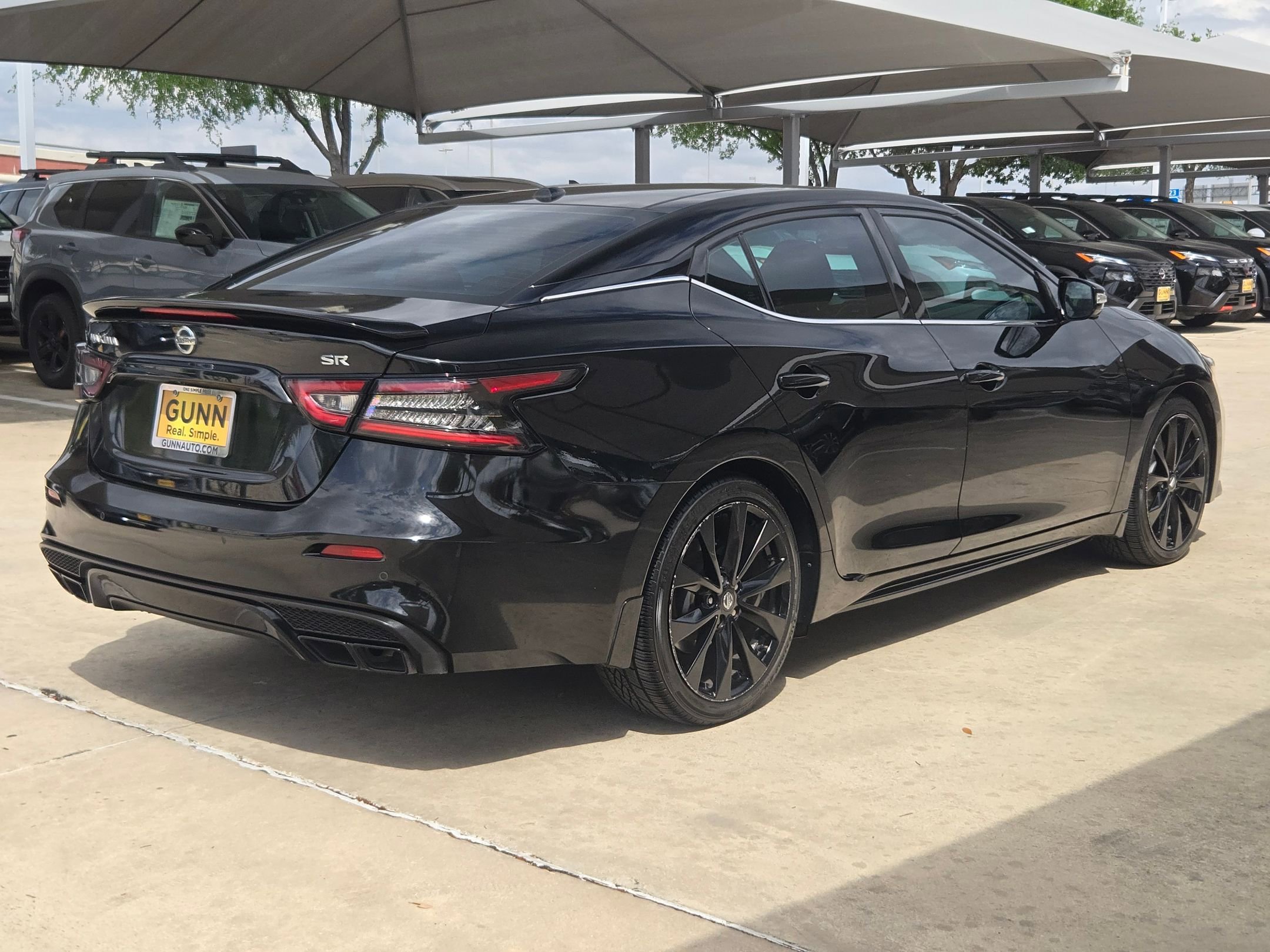 Used 2021 Nissan Maxima SR w/ Sport Mat Group FWD image 3