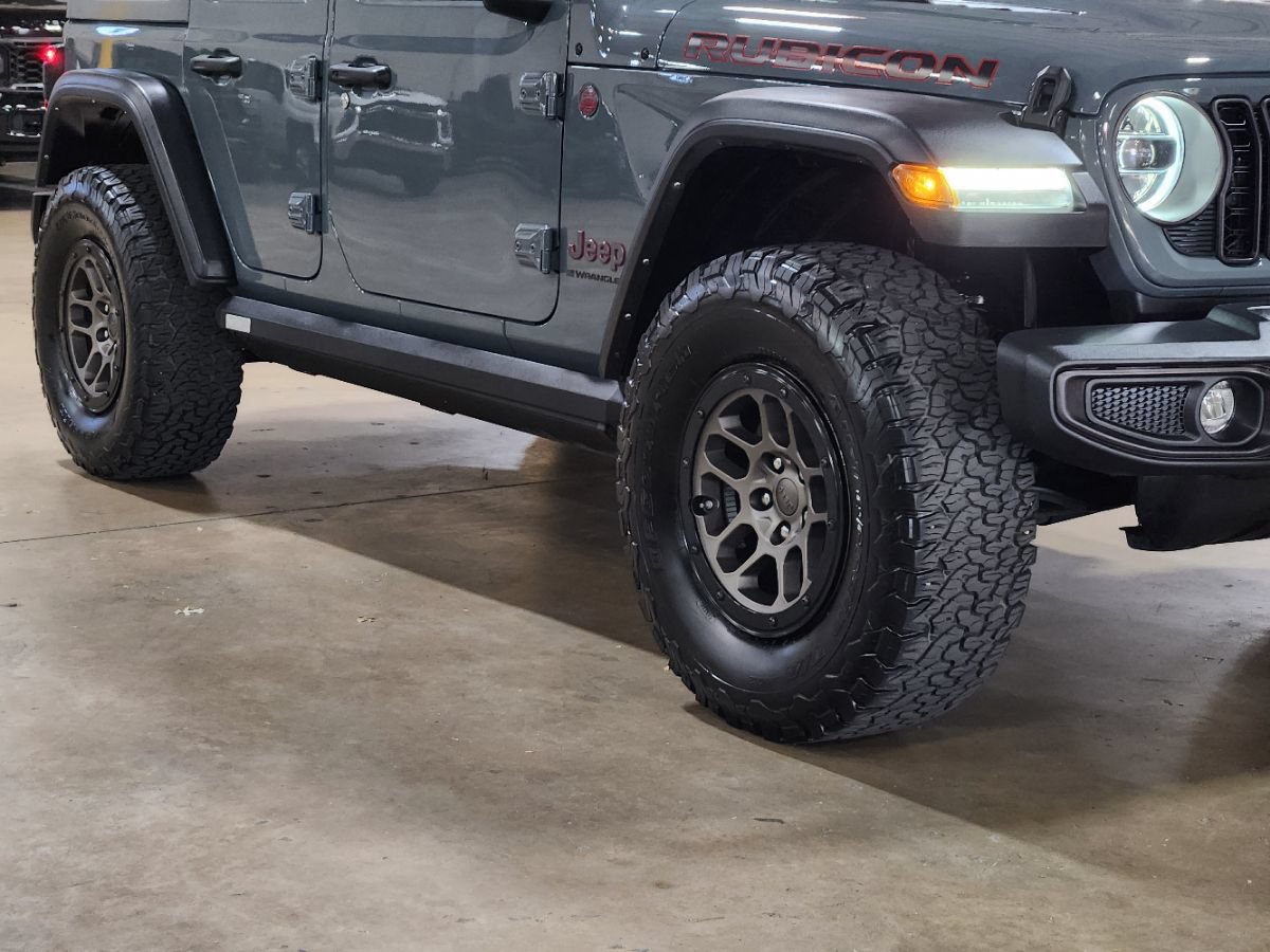 Used 2024 Jeep Wrangler Unlimited Rubicon w/ Technology Group AWD/4WD image 16