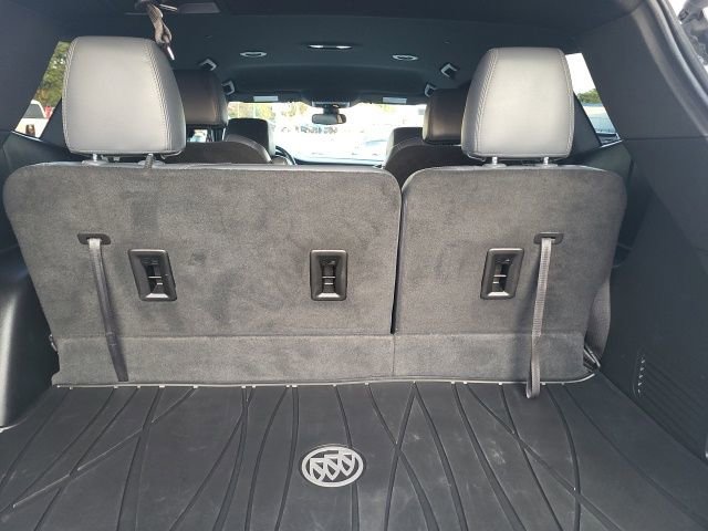 Used 2023 Buick Enclave Essence image 14
