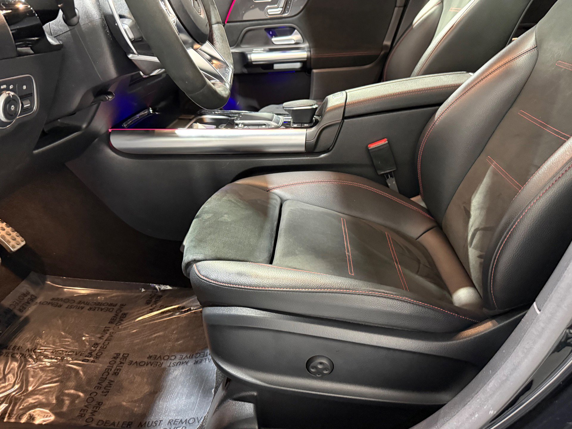 Used 2022 Mercedes-Benz GLA 35 AMG 4MATIC w/ Premium Package Lite image 32