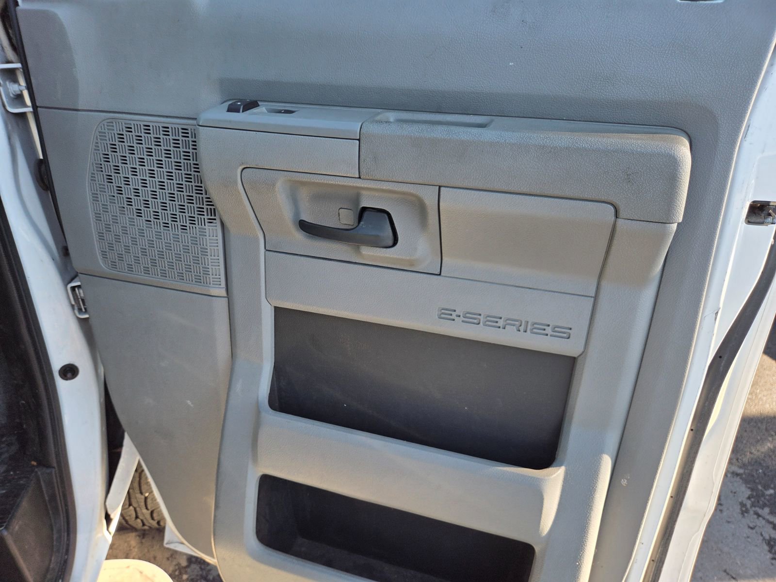 Used 2014 Ford E-250 and Econoline 250 w/ Power Group image 12