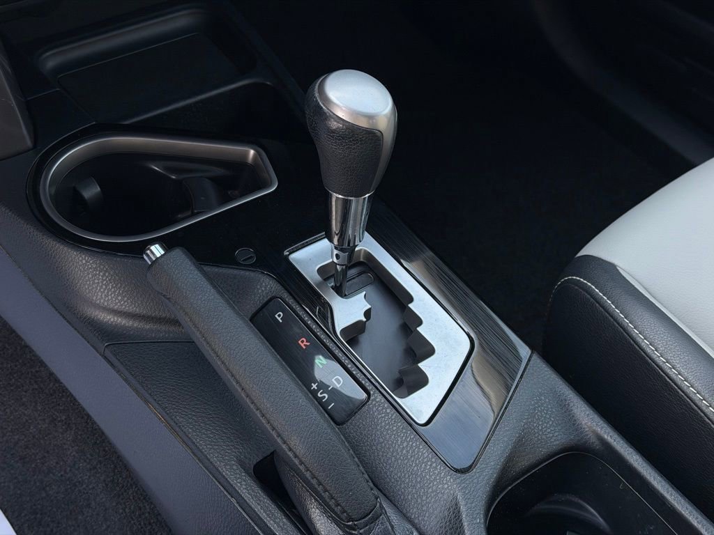 Used 2016 Toyota RAV4 Limited image 24