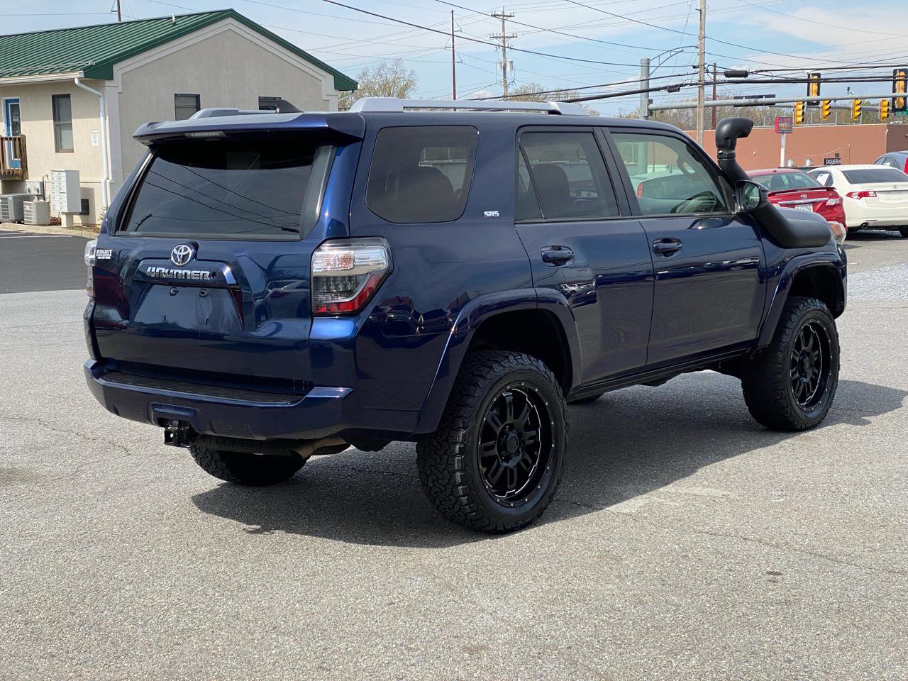 Used 2018 Toyota 4Runner SR5 image 3