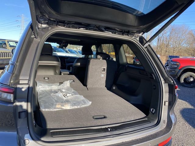 New 2025 Jeep Grand Cherokee Laredo image 5