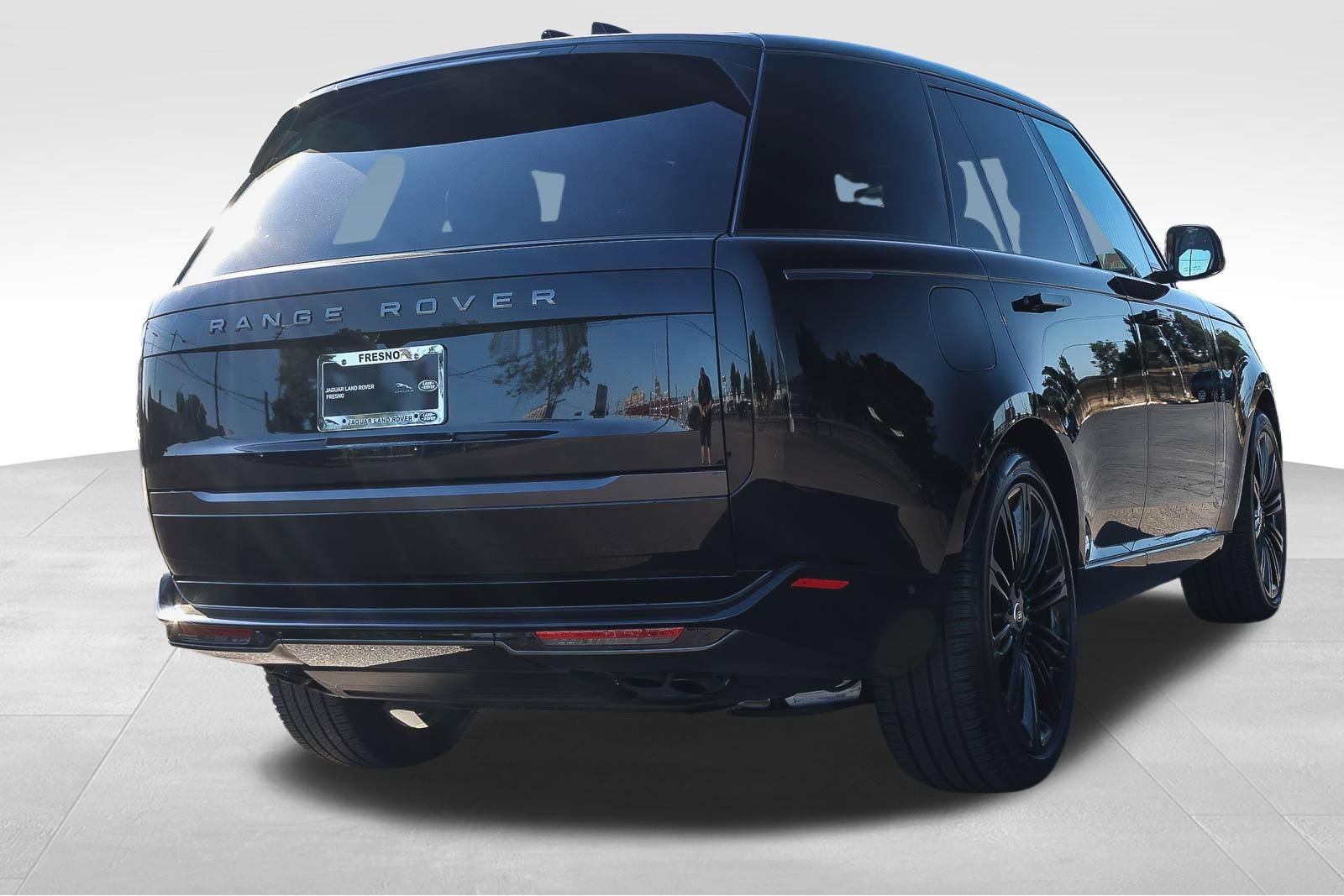 Certified 2024 Land Rover Range Rover SE AWD/4WD image 4
