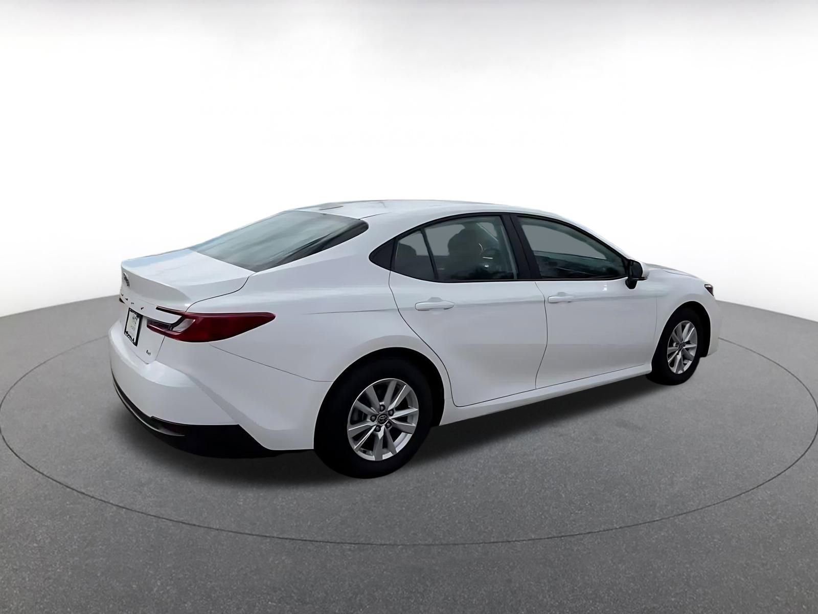 Used 2025 Toyota Camry LE image 15